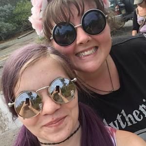 Meet your Posher, Emilee